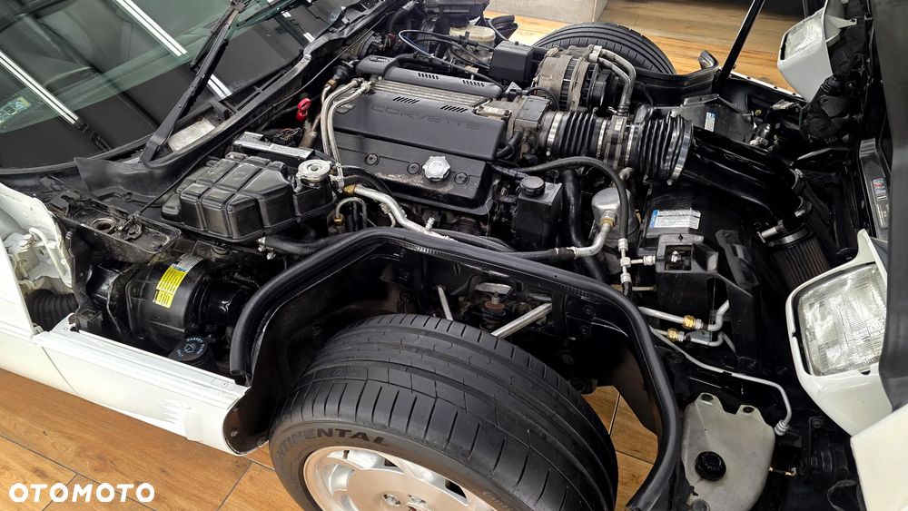 Chevrolet Corvette - 23
