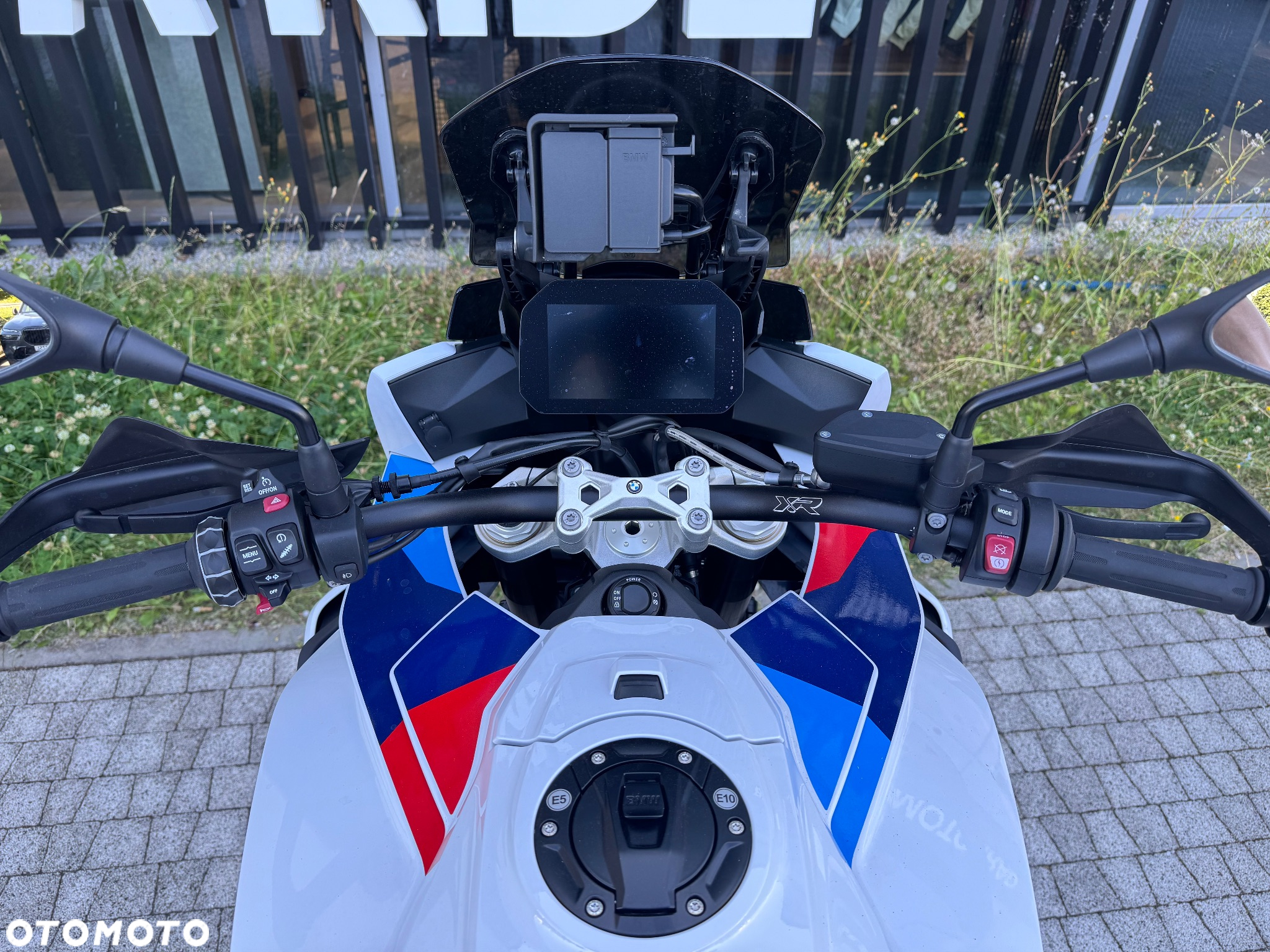 BMW XR - 16