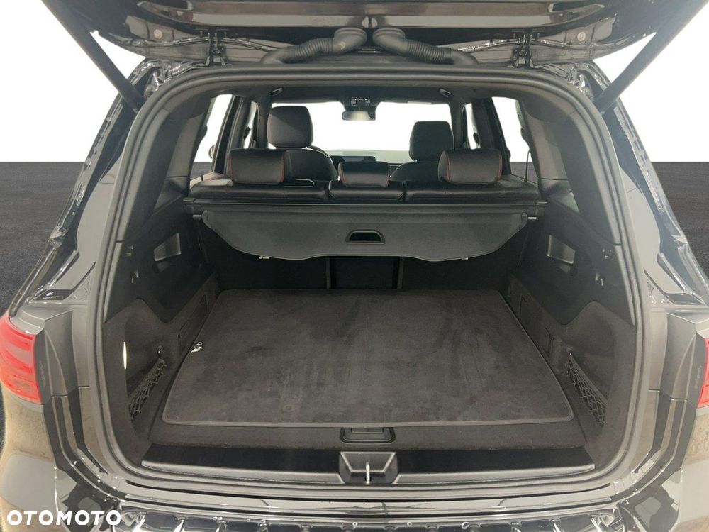 Mercedes-Benz GLB - 11