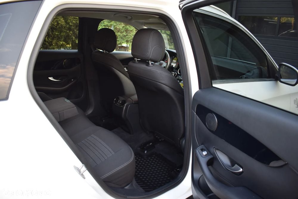 Mercedes-Benz GLC - 31