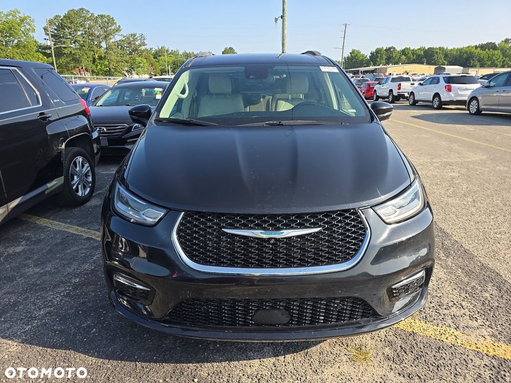 Chrysler Pacifica - 3