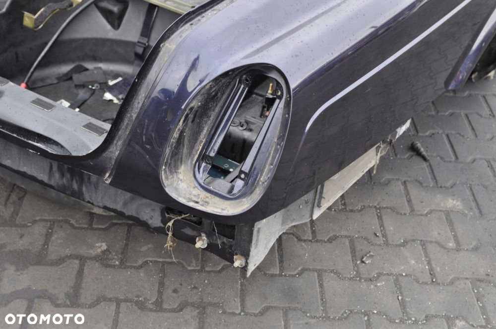 BENTLEY ARNAGE PAS TYLNY WANNA BŁOTNIK CAŁY TYŁ - 3