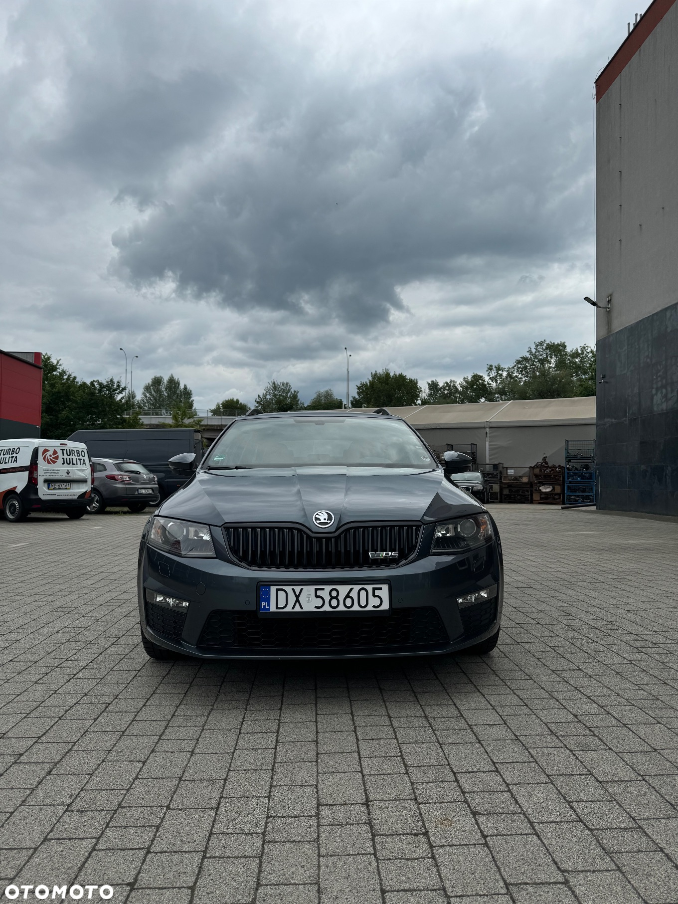 Skoda Octavia Combi 2.0 TDI DSG RS - 8