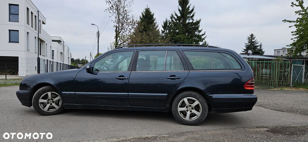 Mercedes-Benz Klasa E 220 T CDI Classic - 2