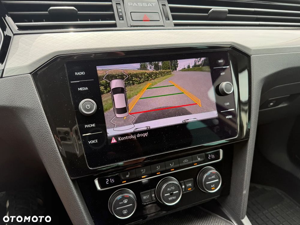 Volkswagen Passat 2.0 TDI Business DSG - 11