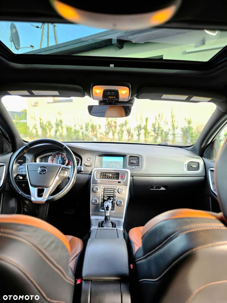 Volvo V60 T6 AWD Summum - 28