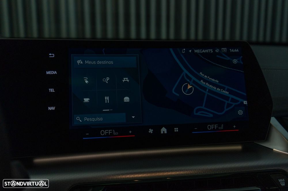 BMW iX2 eDrive20 Pack Desportivo M - 21