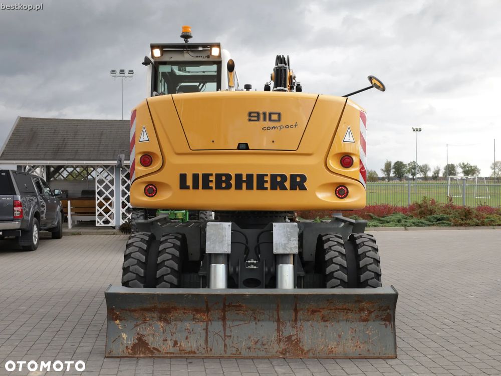 Liebherr A910 Compact - 7