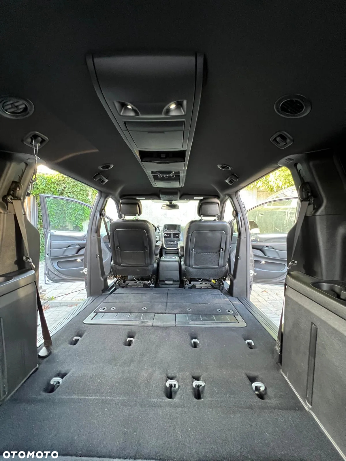 Dodge Grand Caravan - 17