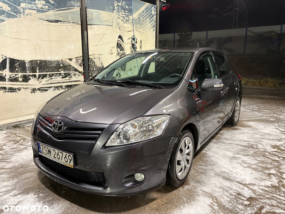 Toyota Auris - 1