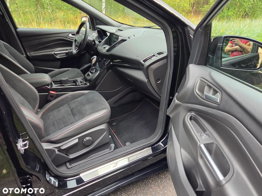 Ford Kuga 2.0 TDCi 4x4 ST-Line - 19