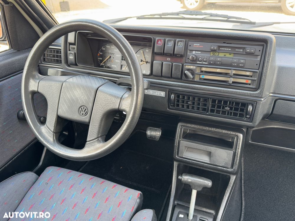 Volkswagen Golf - 10