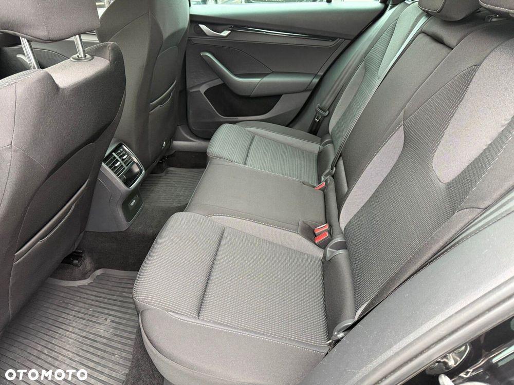 Skoda Octavia 1.5 TSI mHEV Selection DSG - 29