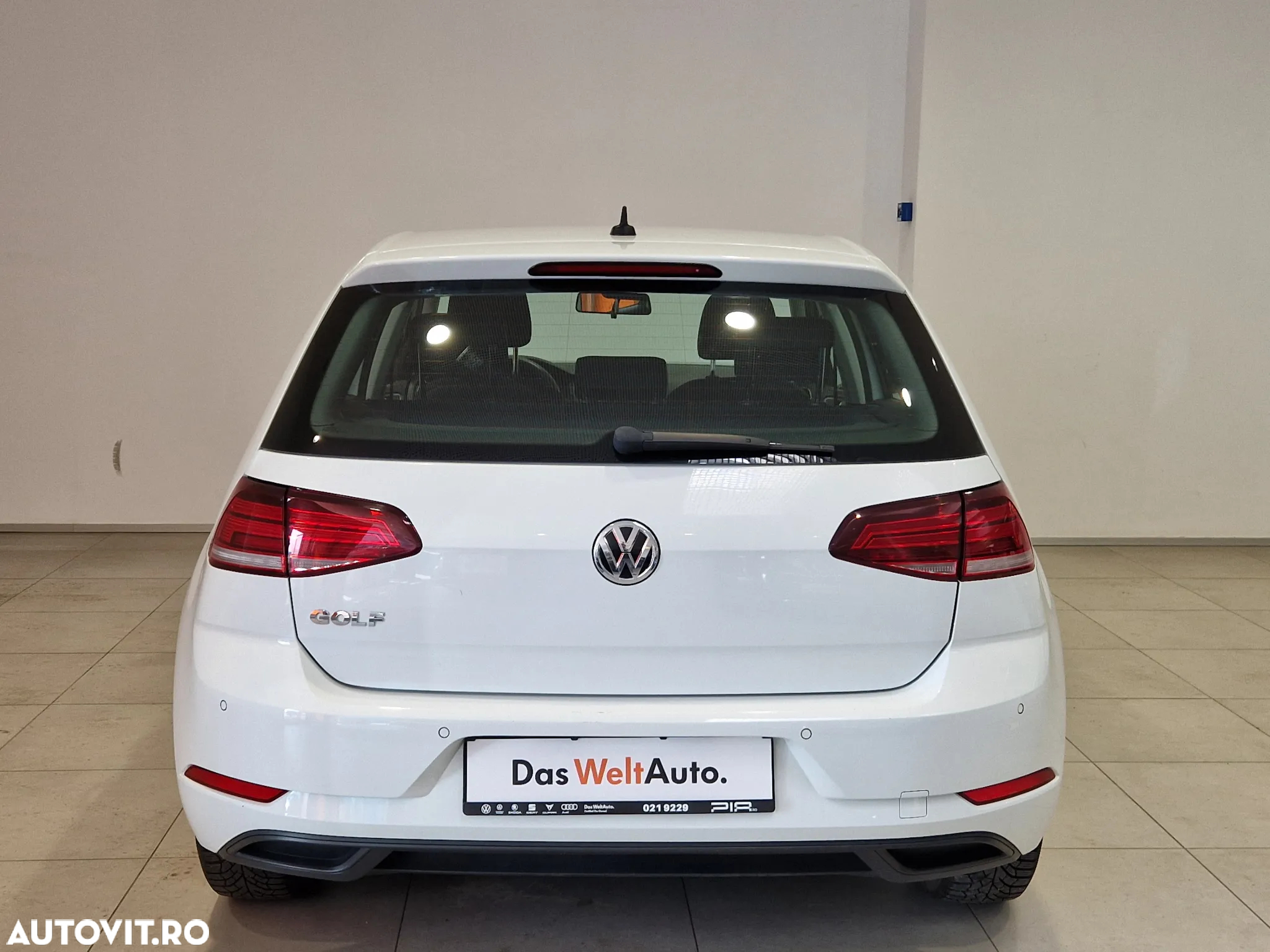 Volkswagen Golf 1.6 TDI Trendline - 8