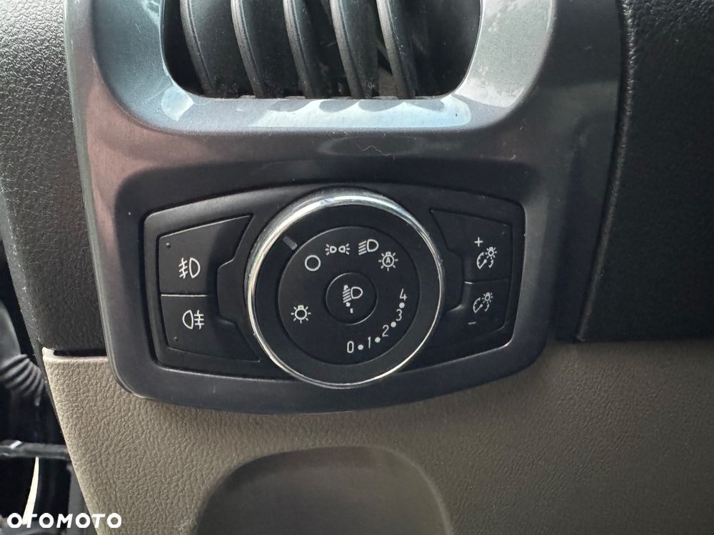 Ford Tourneo Custom 2.0 EcoBlue L1 Titanium - 22
