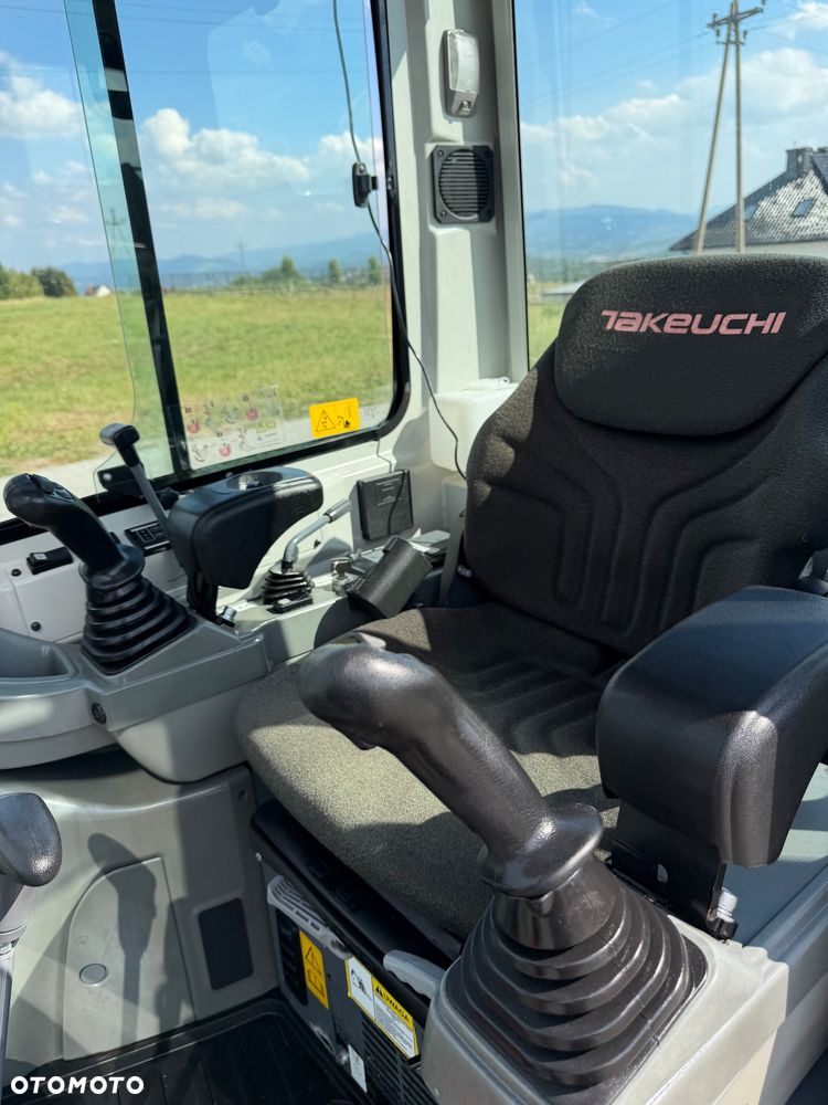 Takeuchi Tb225 - 16