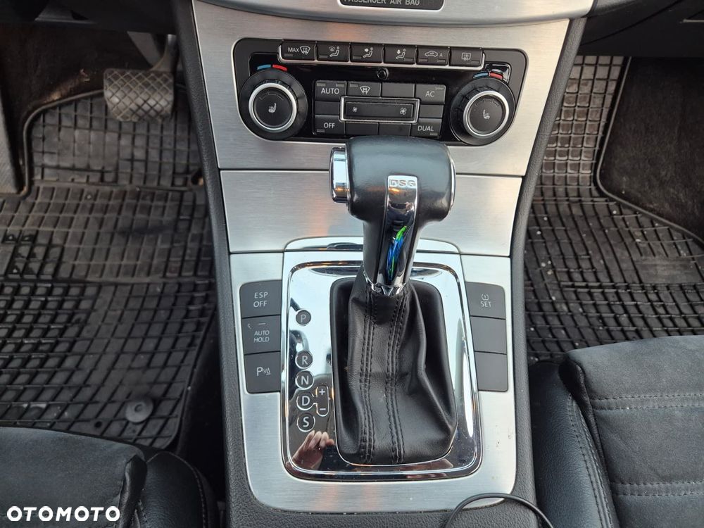 Volkswagen Passat 2.0 TDI Highline DSG - 12