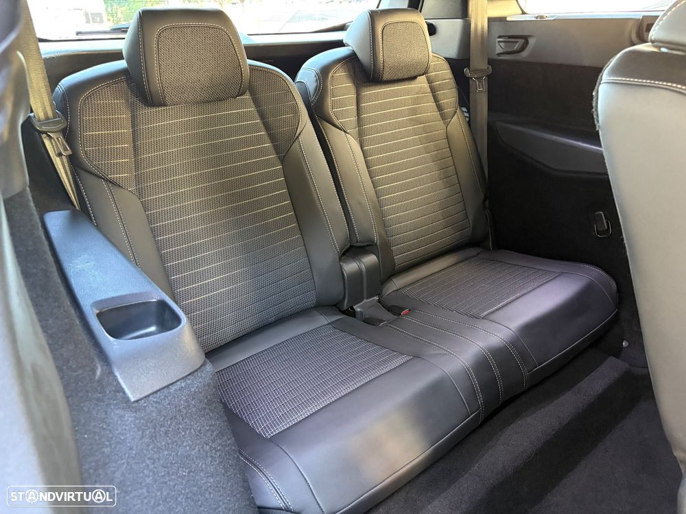Peugeot 5008 1.2 Hybrid Allure e-DCS6 - 24