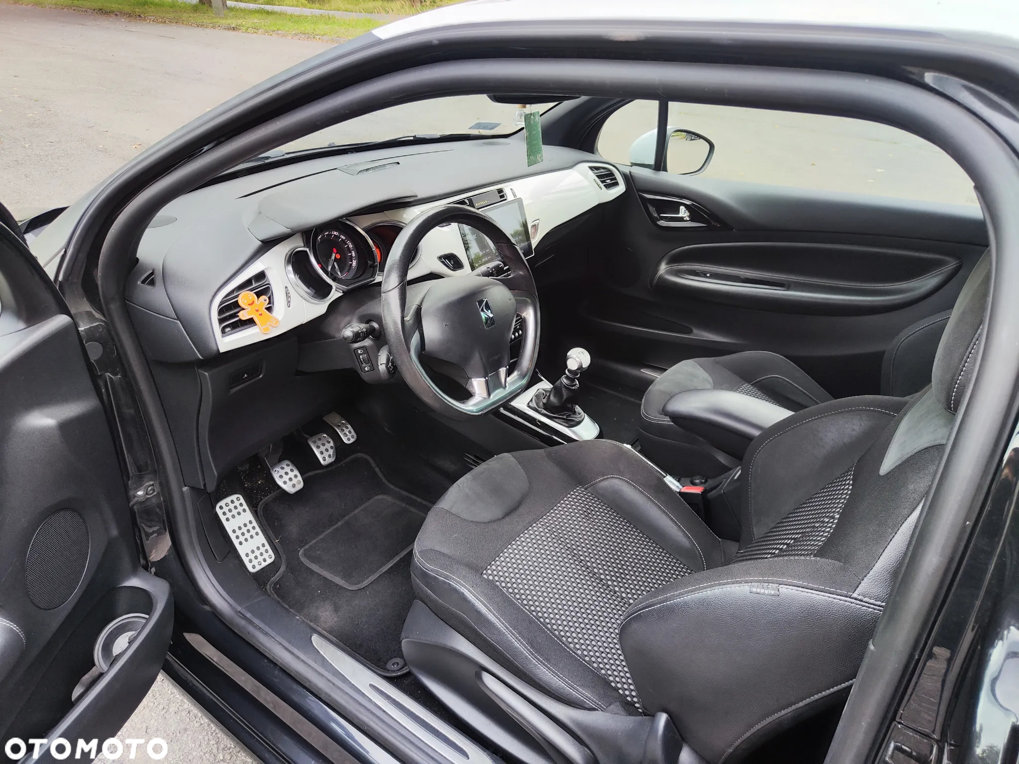 Citroën DS3 1.6 HDi SportChic - 9