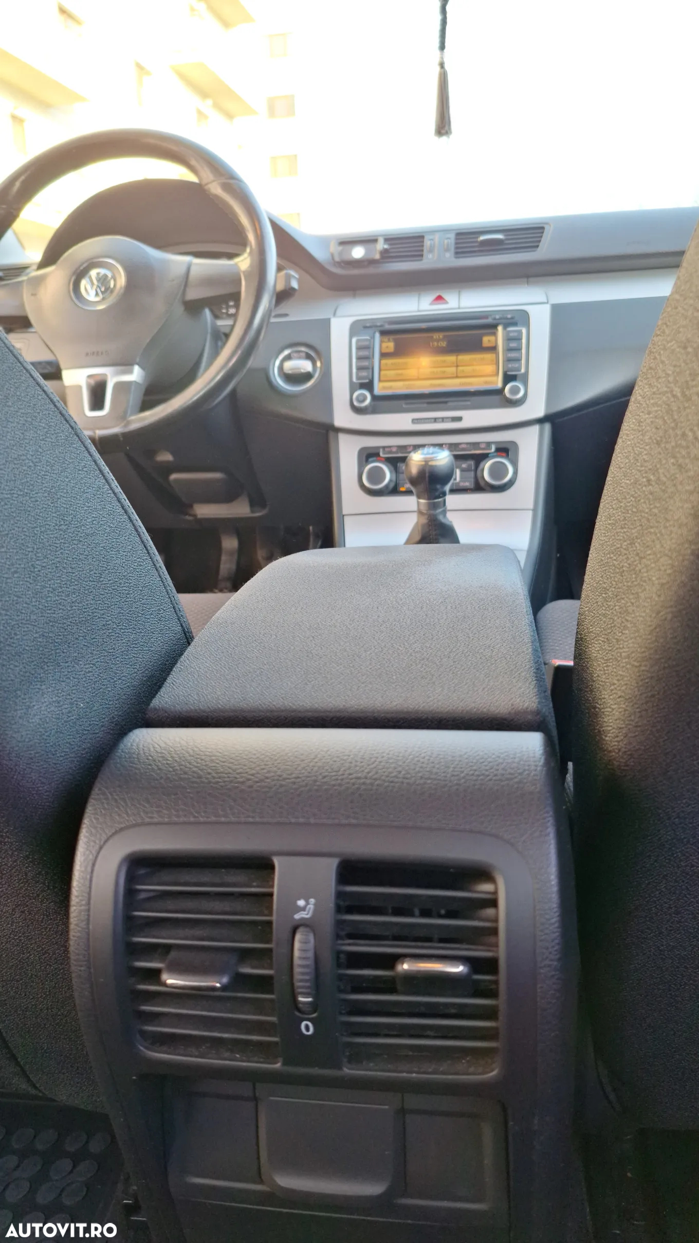 Volkswagen Passat 1.6 TDI BlueMotion - 19