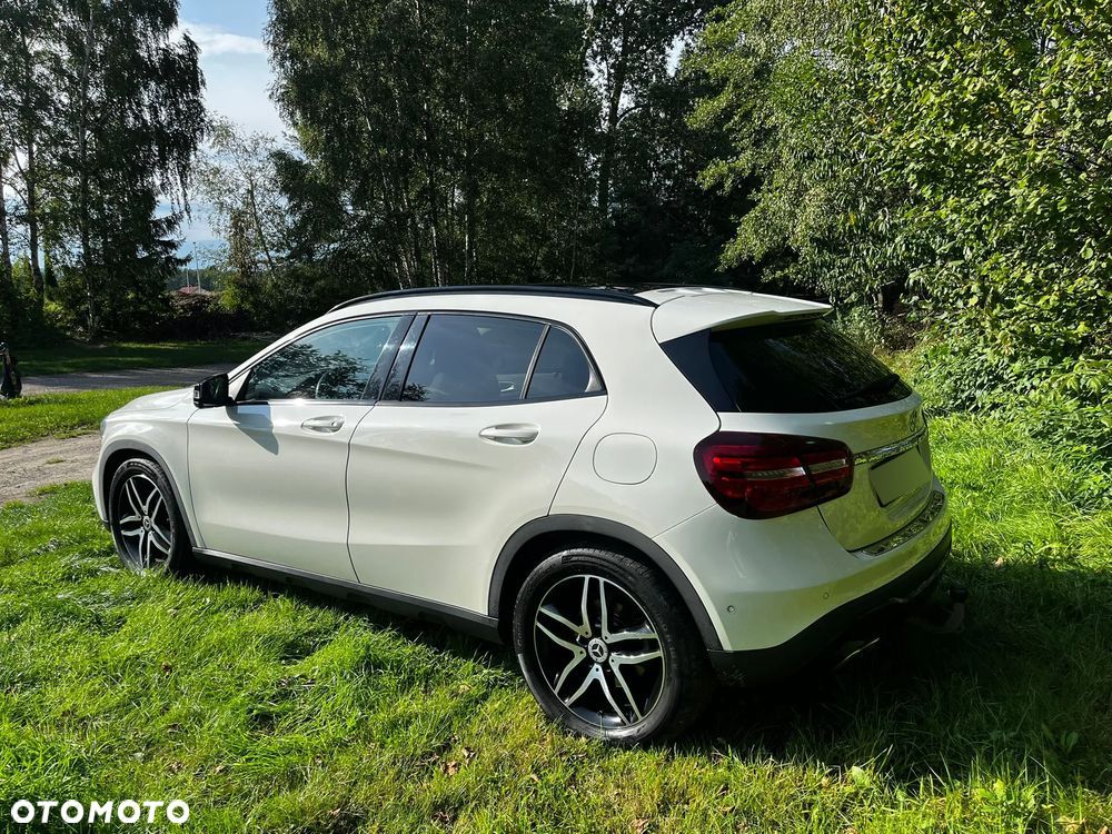 Mercedes-Benz GLA 200 7G-DCT UrbanStyle Edition - 6