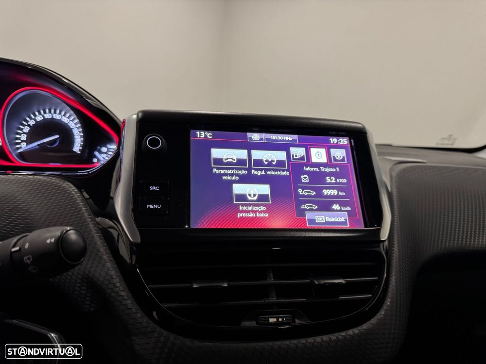 Peugeot 2008 1.6 BlueHDi GT Line - 37