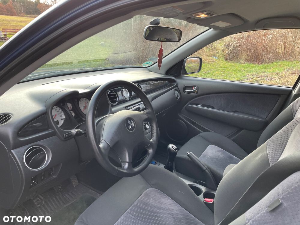 Mitsubishi Outlander 2.0 Comfort 4WD - 10