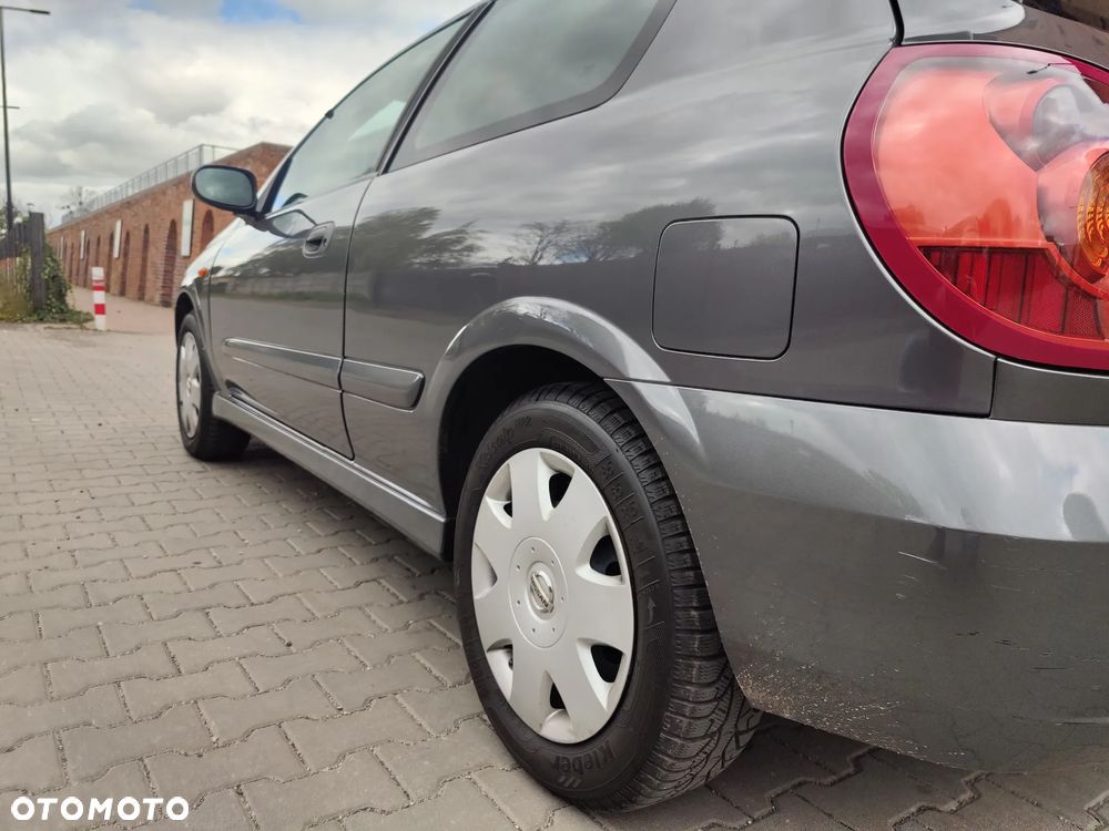 Nissan Almera 1.5 acenta PLUS - 12