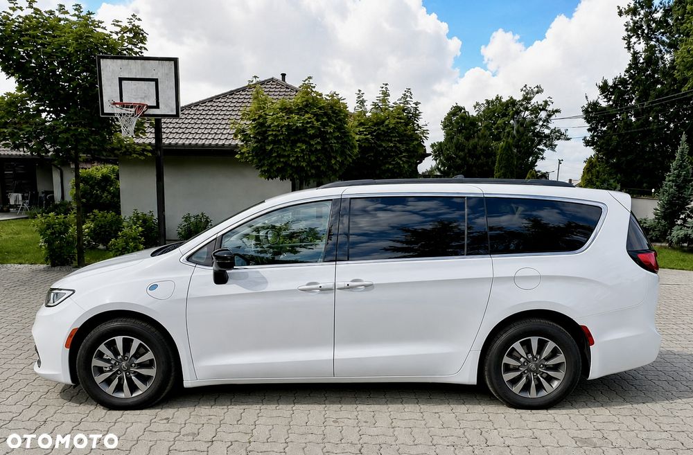 Chrysler Pacifica - 8