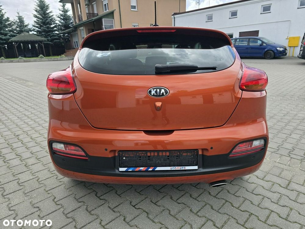 Kia Ceed - 13