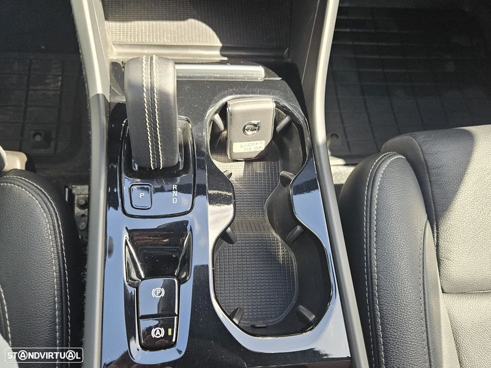 Volvo XC 40 2.0 T4 R-Design - 17