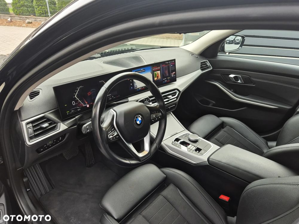 BMW Seria 3 318d MHEV M Sport - 14