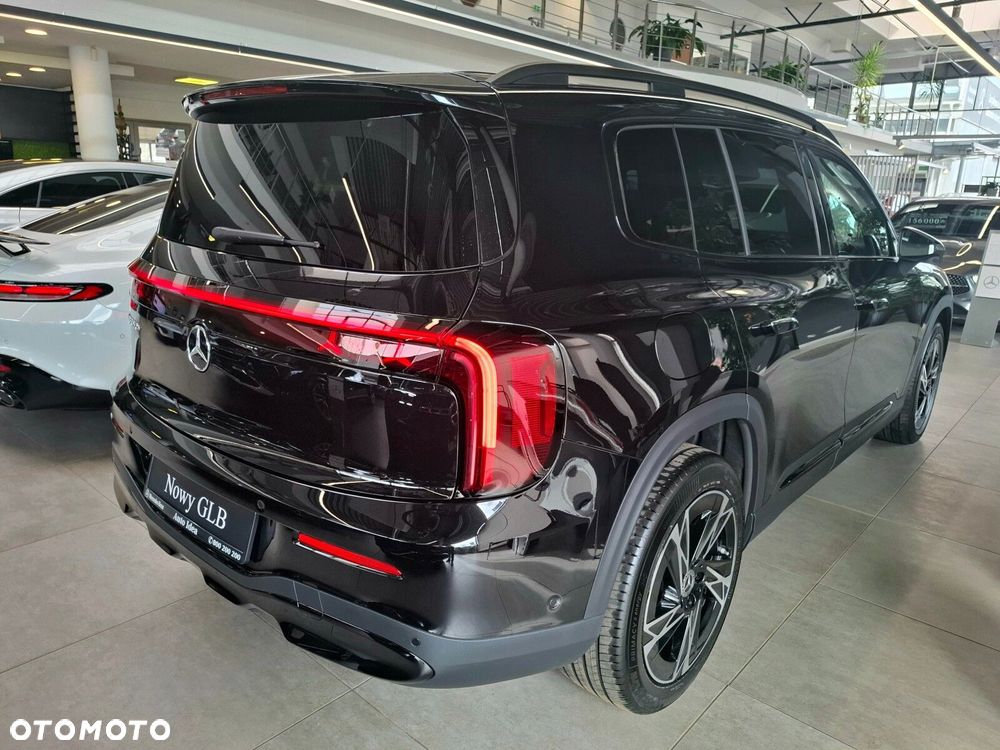 Mercedes-Benz GLB - 4