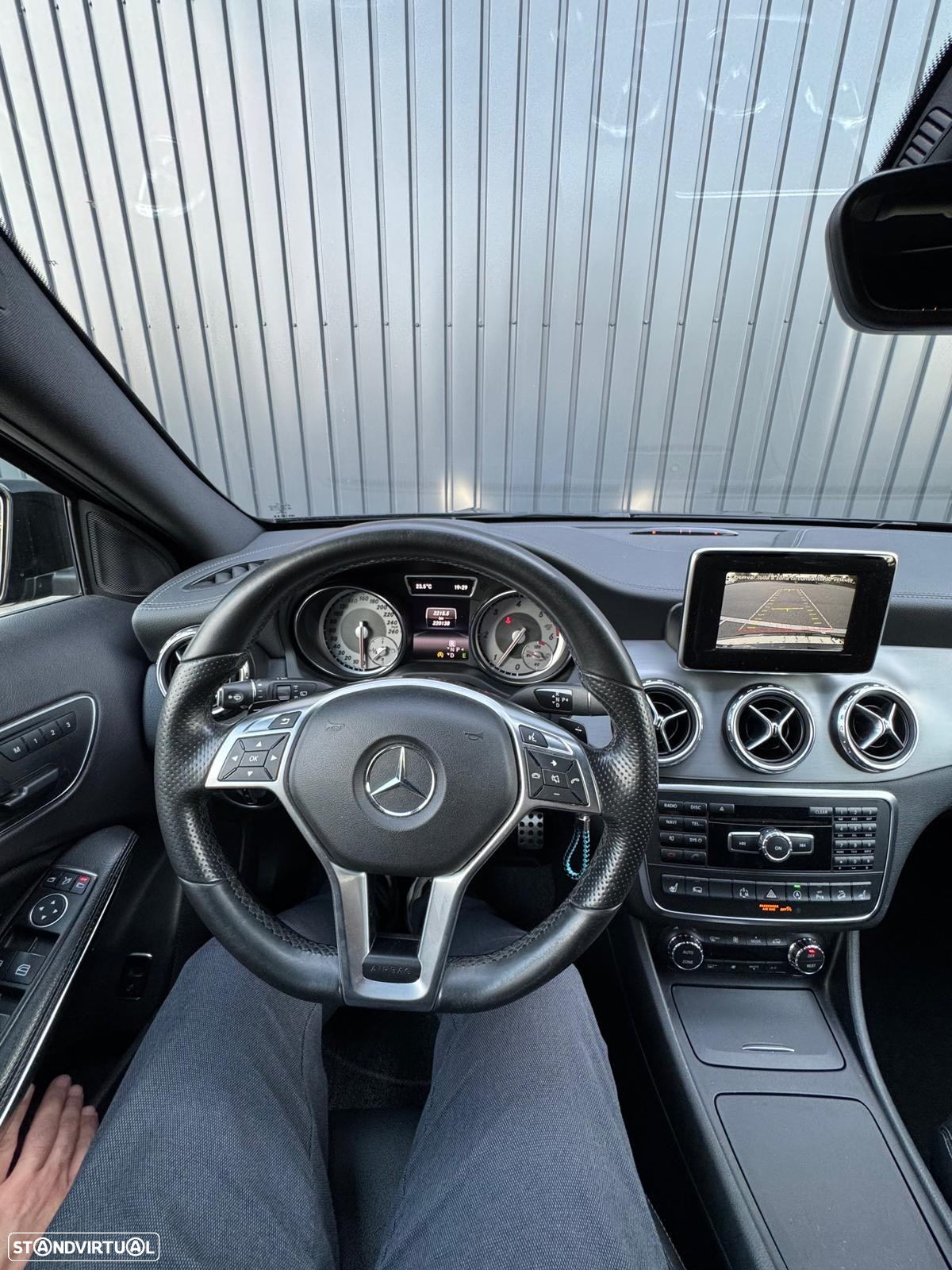 Mercedes-Benz GLA 200 (CDI) d 4Matic 7G-DCT AMG Line - 23