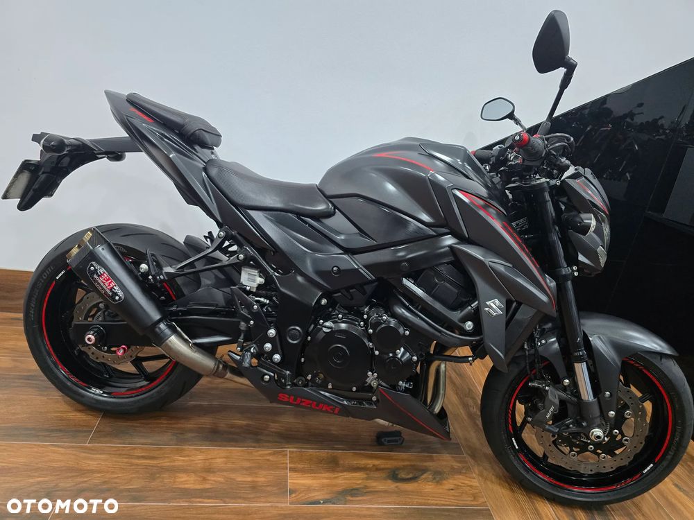 Suzuki GSX - 30