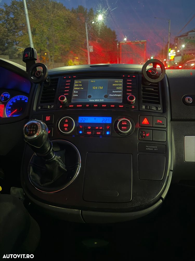 Volkswagen Multivan - 19