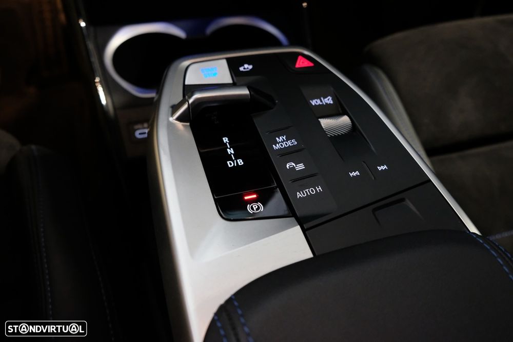 BMW iX1 xDrive30 M Sport Pack - 32