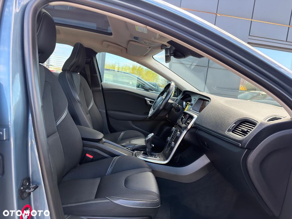 Volvo V40 D2 R-Design Momentum - 25