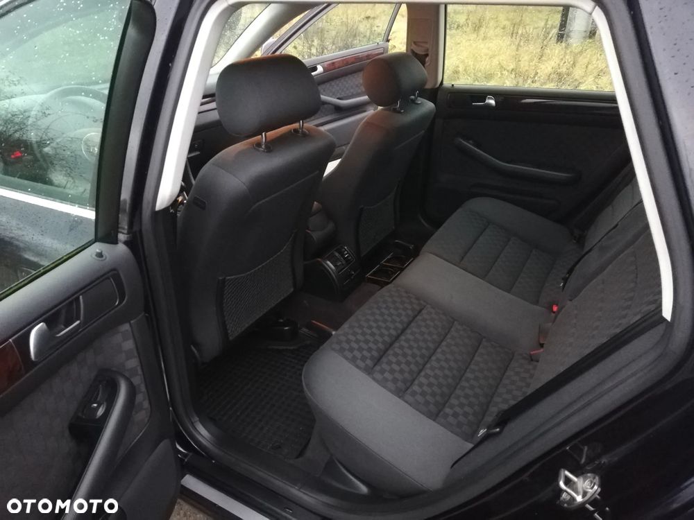 Audi A6 Avant 2.4 - 19