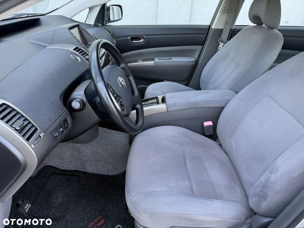 Toyota Prius (Hybrid) Sol - 16
