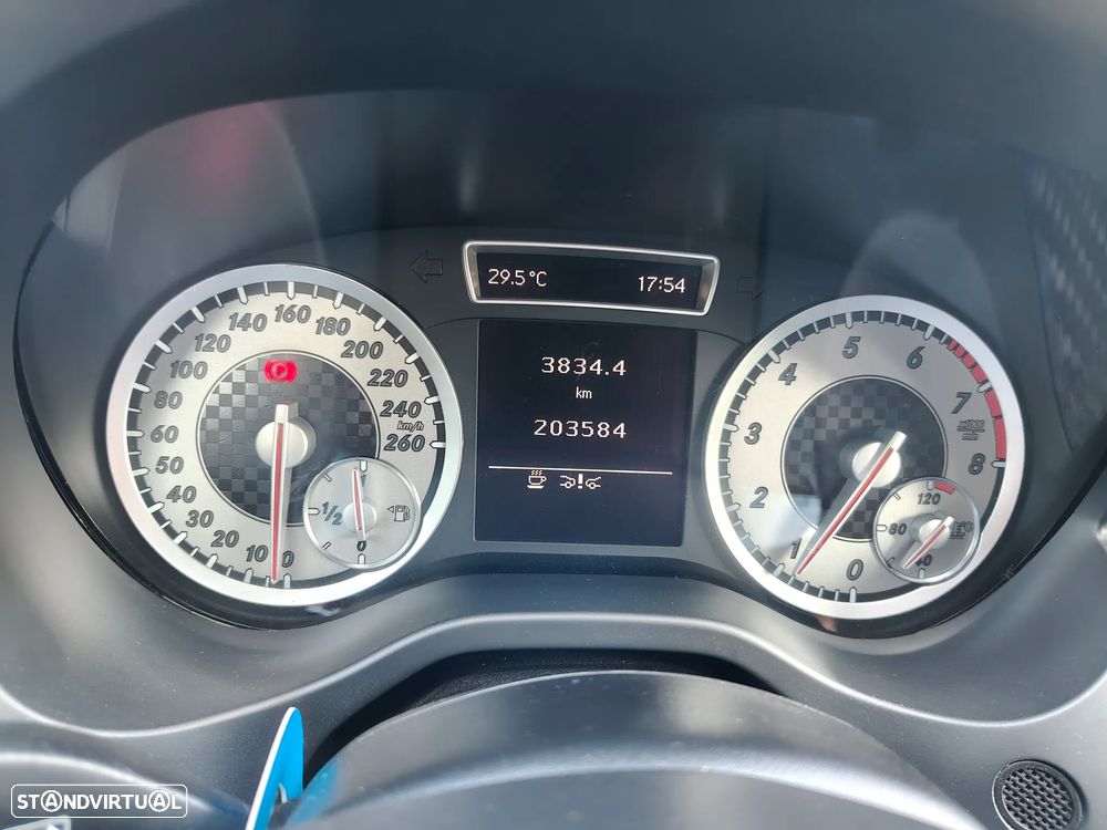 Mercedes-Benz A 180 CDi BE AMG Line - 7