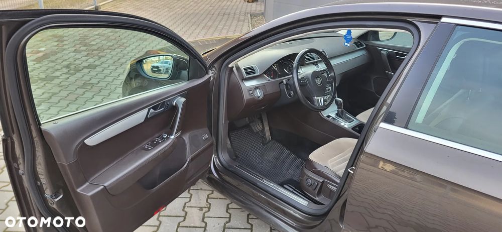 Volkswagen Passat - 9