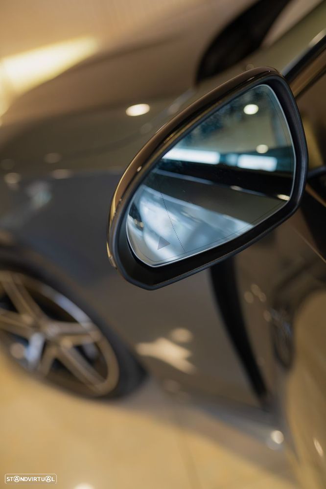 Mercedes-Benz C 300 e AMG Line - 19