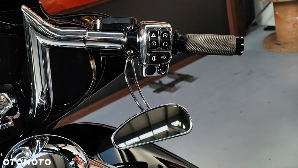 Harley-Davidson Touring Street Glide - 27