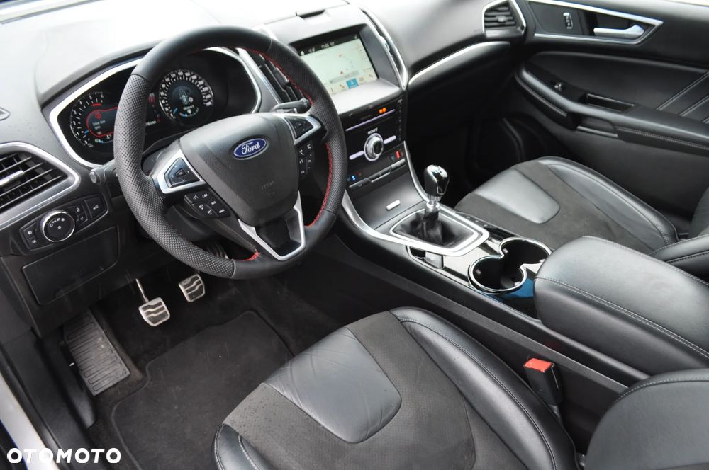 Ford Edge 2.0 TDCi 4x4 ST-LINE - 11