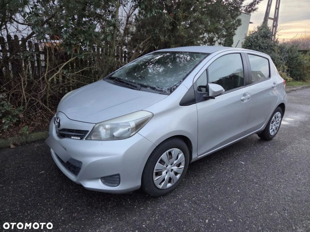 Toyota Yaris 1.4 D-4D Premium - 6