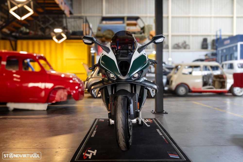 BMW M 1000 RR TT Isle of Man Edition - 4