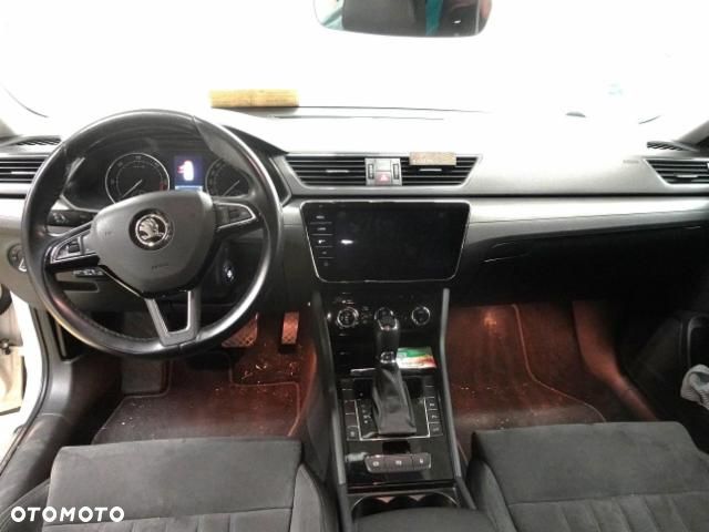 Skoda Superb 2.0 TDI DSG Style - 7