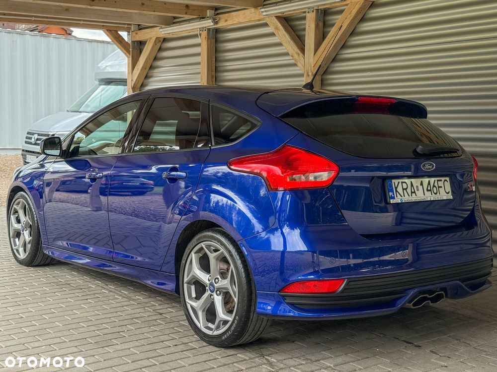 Ford Focus 2.0 EcoBoost ST mit Leder-Sport-Paket - 19
