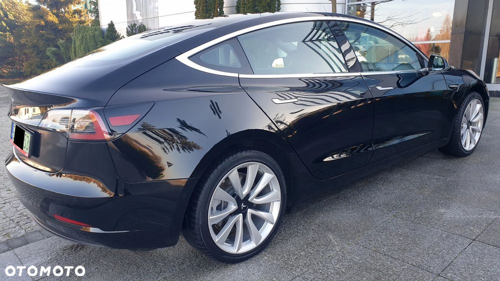 Tesla Model 3 - 11